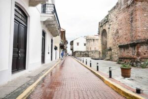Panama City Walking Tour Guidebook